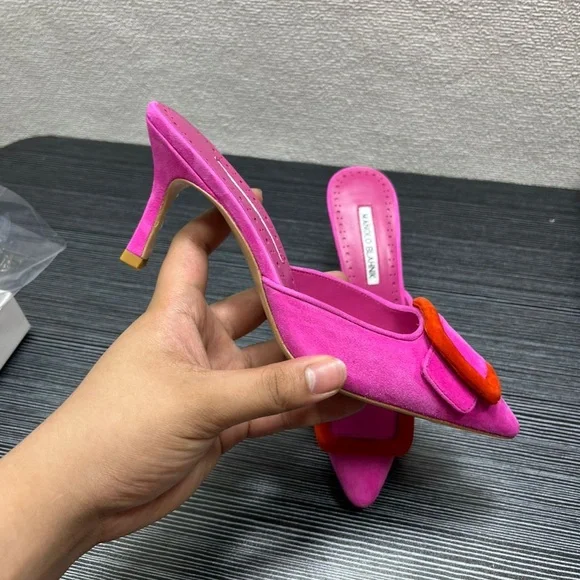 NWOT Manolo Blahnik Maysalebi Pointed-Toe Slip-On Mules EU 37 US 6 - Picture 4 of 6